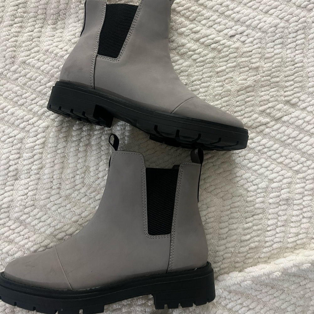 Chelsea boots